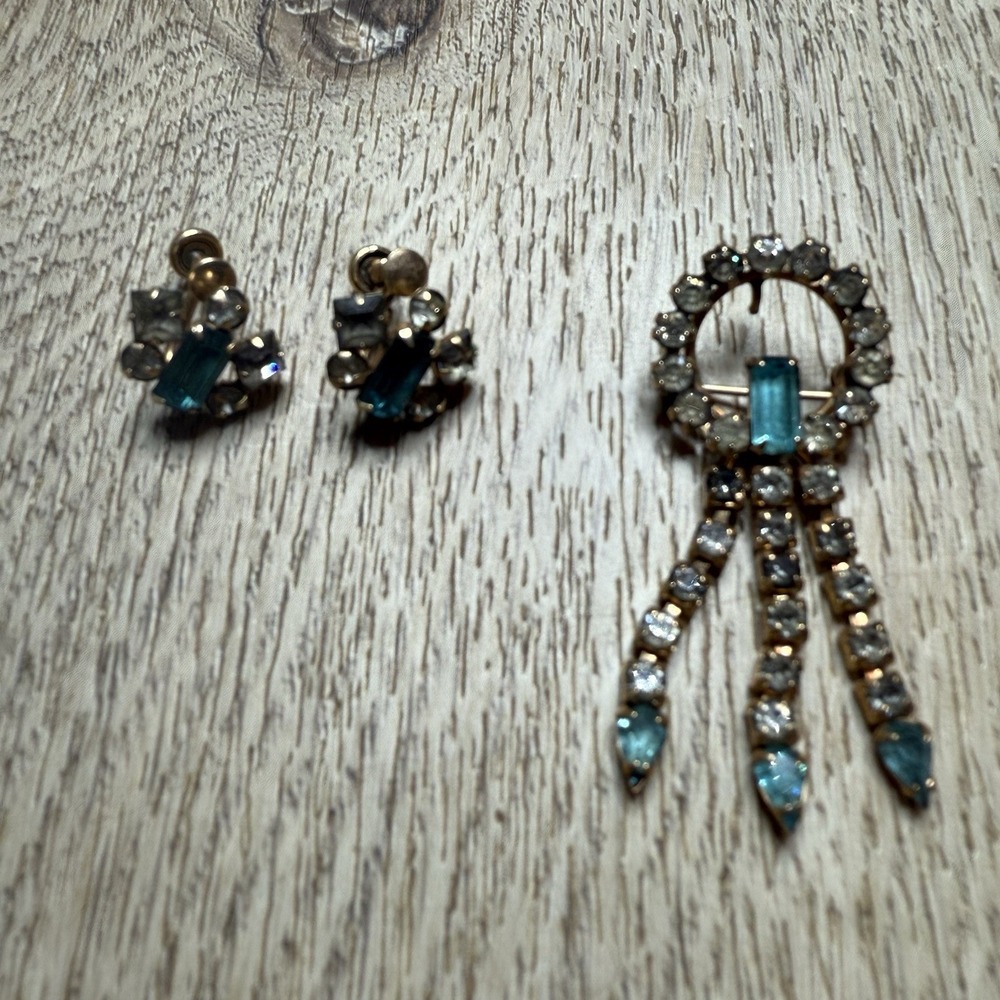 Vintage 12K M&S Gold Filled SET Screw Back‎ Earrings and Brooch Aqua Clear